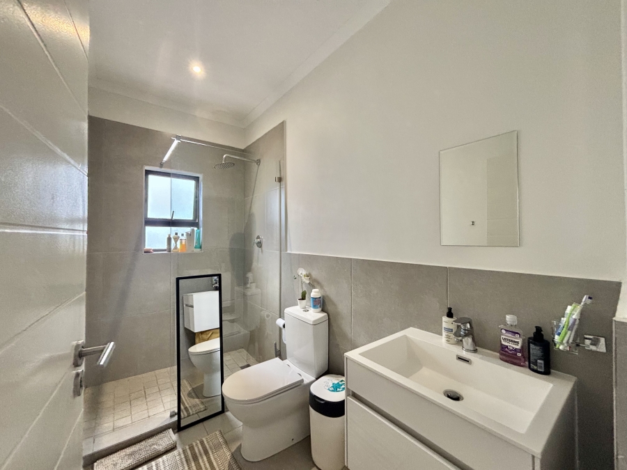 To Let 3 Bedroom Property for Rent in Sandown Western Cape